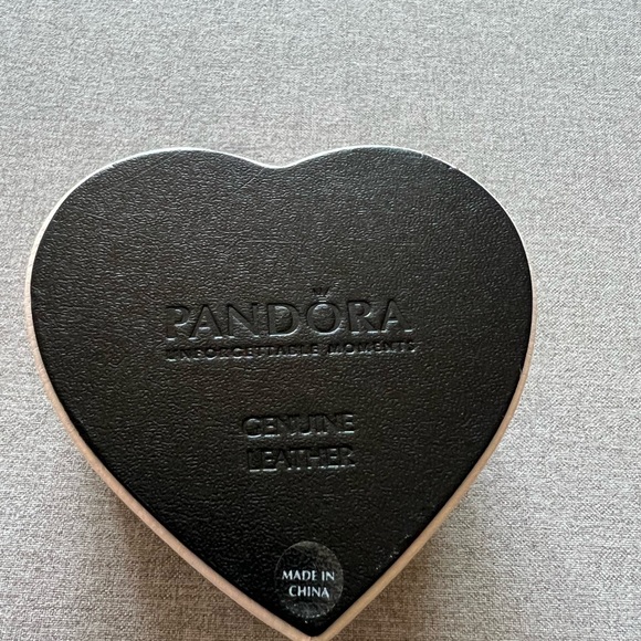 PANDORA Jewelry BOX-Heart shaped leather 4”x4.5” - Picture 2 of 4